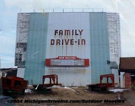 Family Drive-In Theatre - Family Screen Tower 1980S Courtesy Darryl Burgess-Outdoor Moovies (newer photo)